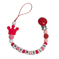 Lănțișor pentru suzetă, personalizat cu numele bebelusului, Coroana rosie, cod 20250022 - DLM-20250022
