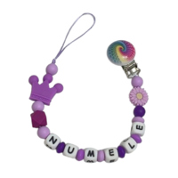Lănțișor pentru suzetă, personalizat cu numele bebelusului, Coroana mov, cod 20250004 - imagine 2