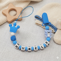 Lănțișor pentru suzetă, personalizat cu numele bebelusului, Urs Albastru, cod 20250182