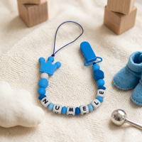 Lănțișor pentru suzetă, personalizat cu numele bebelusului, Clips albastru, cod 20250023