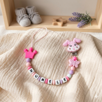 Lănțișor pentru suzetă, personalizat cu numele bebelusului, Fluturas roz, cod 20250014 - imagine 1